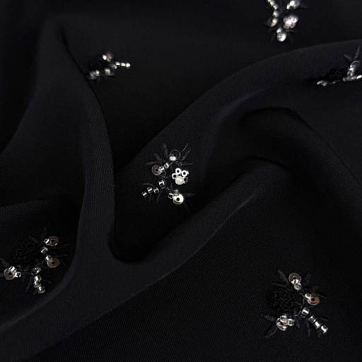 картинка Плательно-костюмная черная с вышивкой от интернет магазина