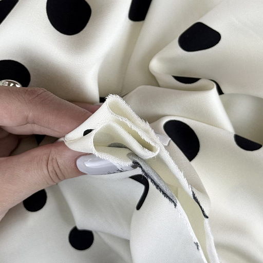 картинка Вискозный шелк "Горошек" крупный на фоне айвори от интернет магазина