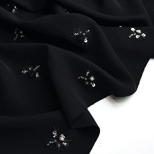 картинка Плательно-костюмная черная с вышивкой от интернет магазина