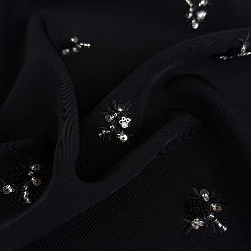 картинка Плательно-костюмная черная с вышивкой от интернет магазина