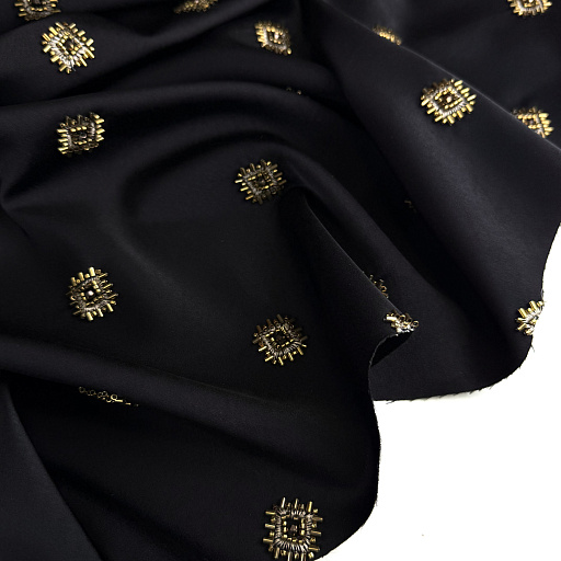 картинка Плательно-костюмная черная с золотой вышивкой от интернет магазина