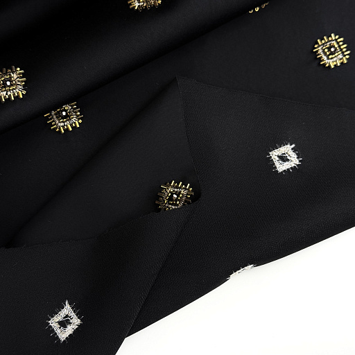 картинка Плательно-костюмная черная с золотой вышивкой от интернет магазина
