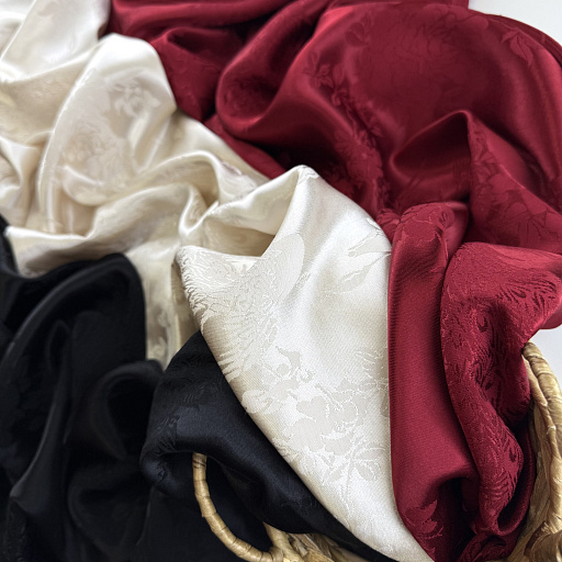 картинка Вискозный шелк жаккардовый "Императорский павлин"  черный от интернет магазина