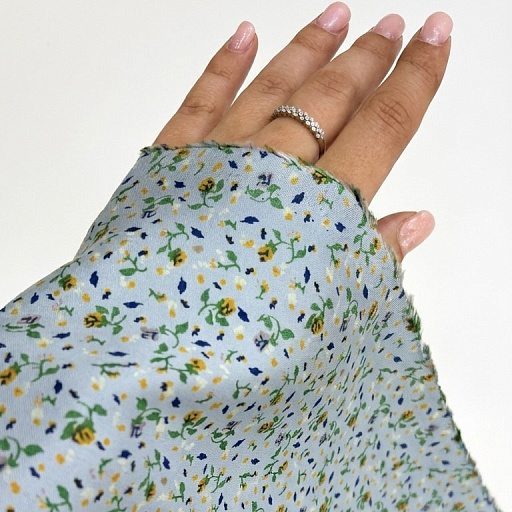 картинка Ткань плательная "Голубые цветочки" от интернет магазина